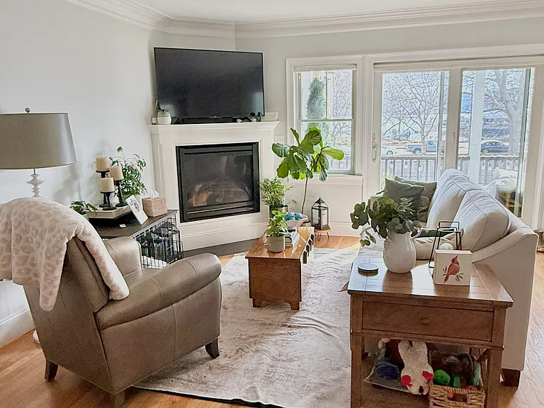 539 Sumner St #A — Photo 3