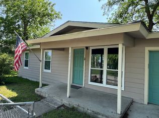 428 Aguila St, Seguin, TX 78155