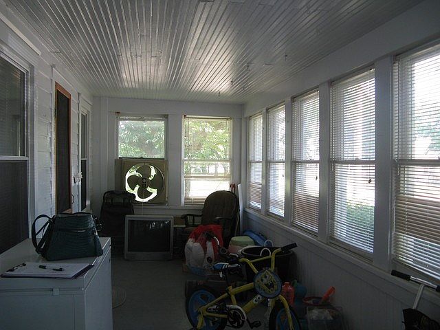 2nd image of 119 E Douglas St