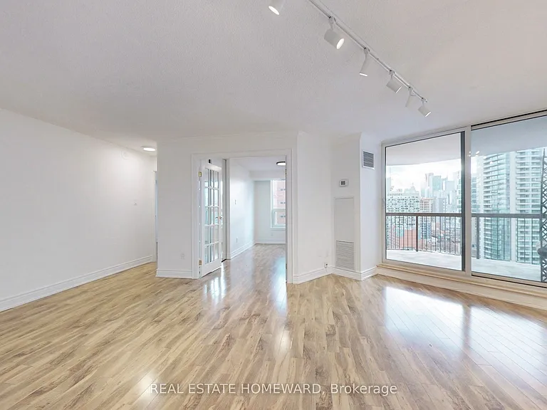 77 Maitland Pl #1827 — Photo 3