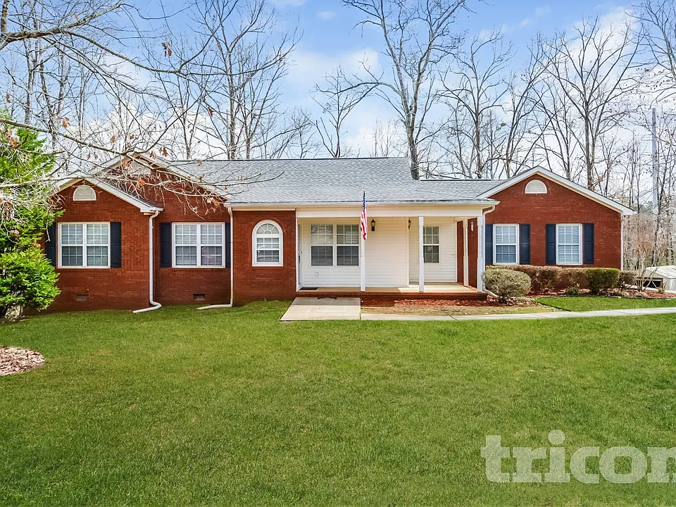 162 Robbens Dr