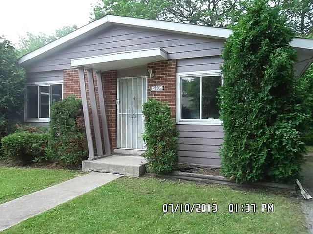 15508 Dorchester Ave photo 1