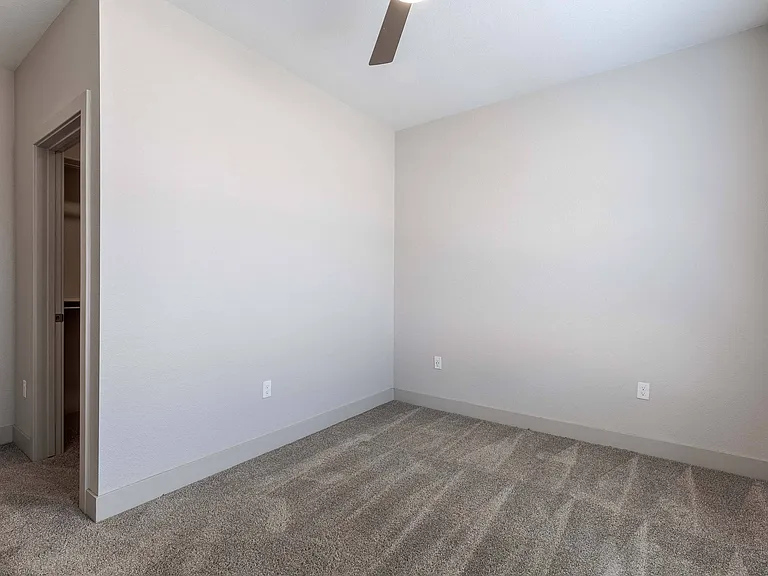Encore Evans Station Apartments — Photo 28
