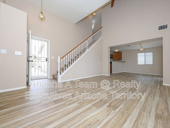 3rd image of 2416 W Chris Oliver Way