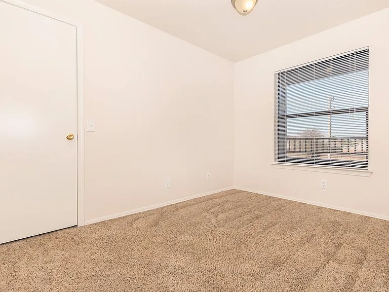 Cedar Lake Apartments — Photo 48