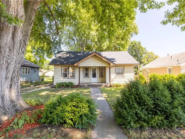 3613 E 7th St, Des Moines, IA 50316