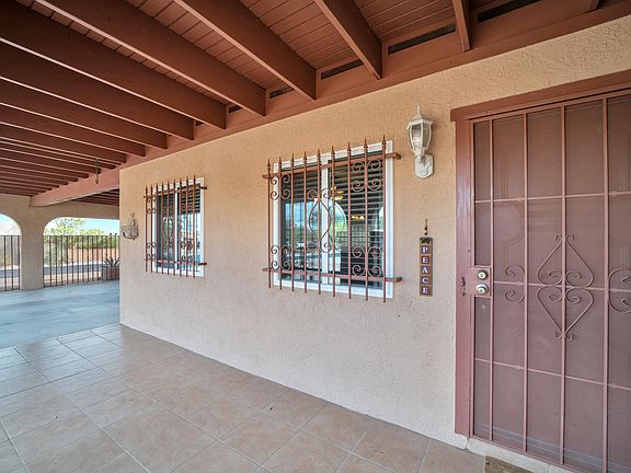2nd image of 1565 N Paseo Maravilloso