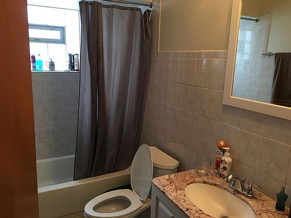 4th image of 3814 N Harlem Ave APT 1W