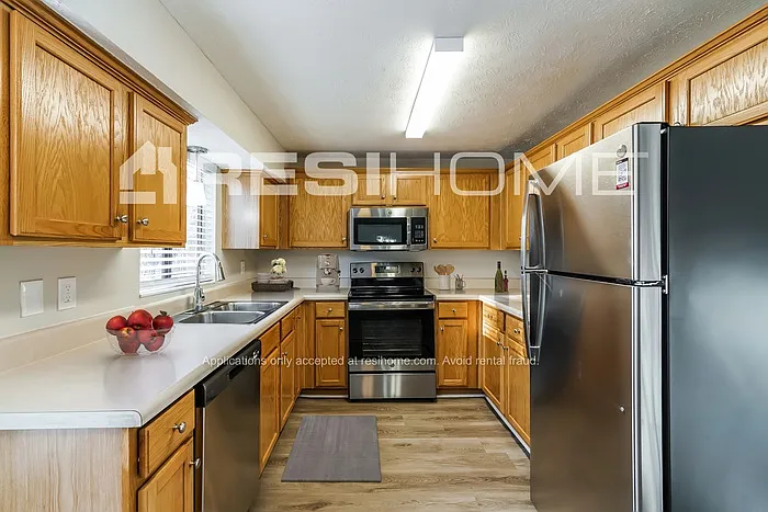 3995 Yeager Rd — Photo 3