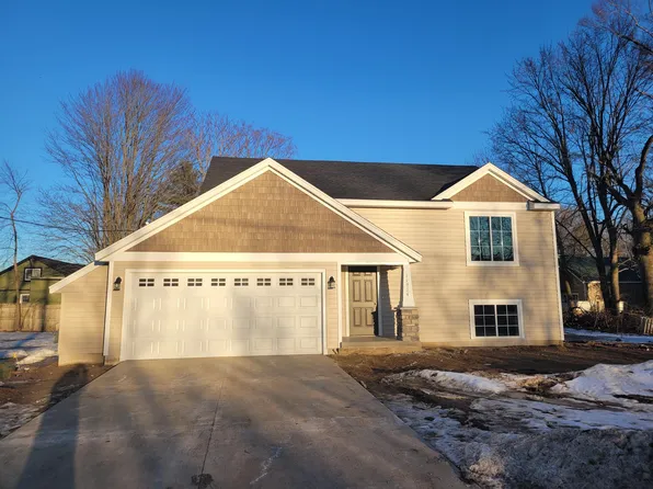 11914 N Division Ave, Sparta, MI 49345