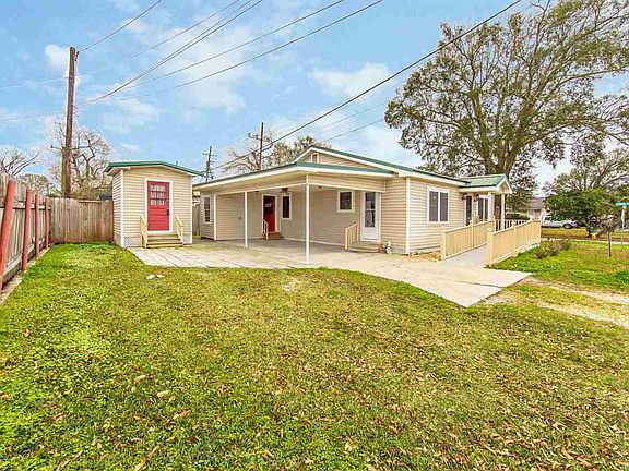 2nd image of 400 Bobbie Lou Ave