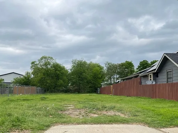 3415 Pueblo St, Dallas, TX 75212