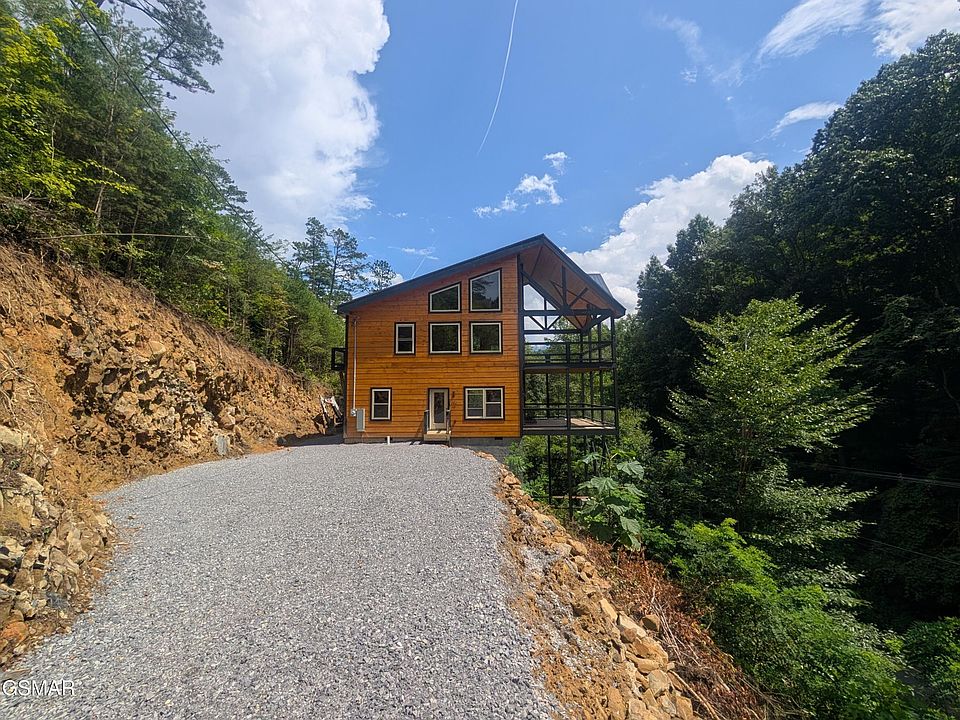 1st image of 928 Ski Mountain Rd
