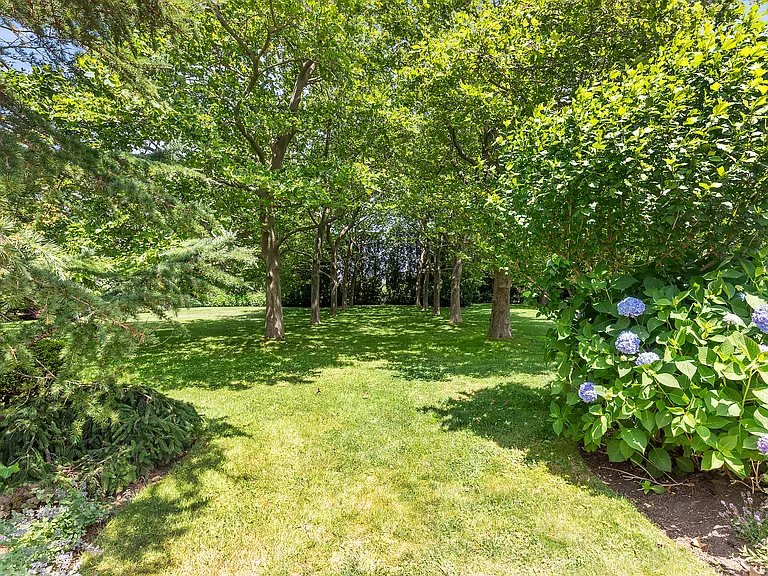 340 Hedges Ln — Photo 30