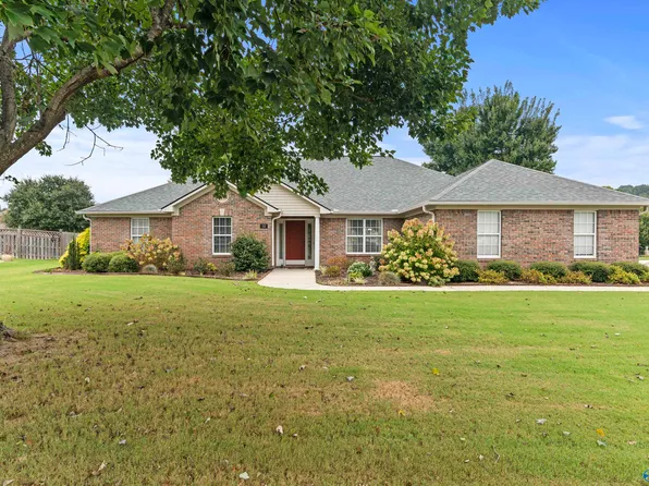 10 Corwin Dr, Decatur, AL 35603
