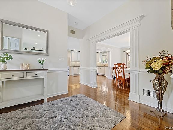 3rd image of 24 Aspen Road