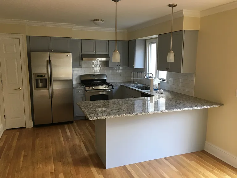 209 Hunyadi Ave — Photo 4