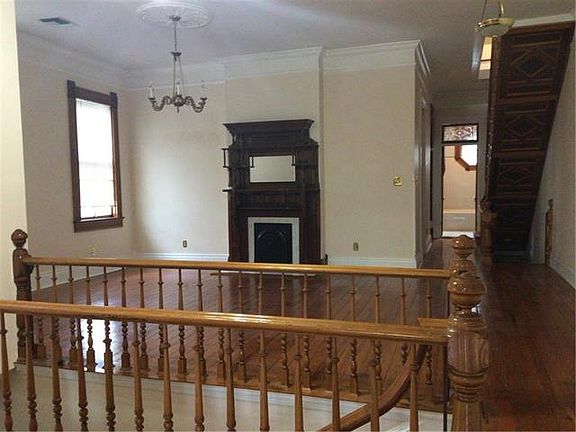 4th image of 519 Lowerline St #2B