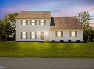 263 Shamrock Dr, Mount Joy, PA 17552