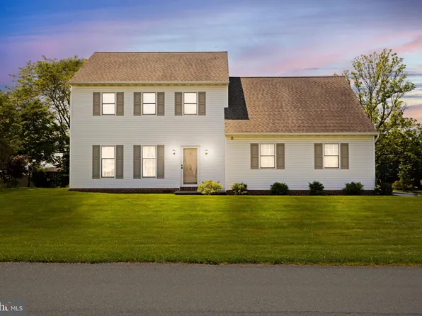 263 Shamrock Dr, Mount Joy, PA 17552