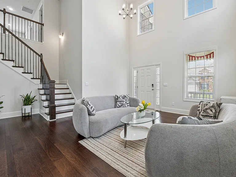 5545 Adirondack Dr — Photo 2