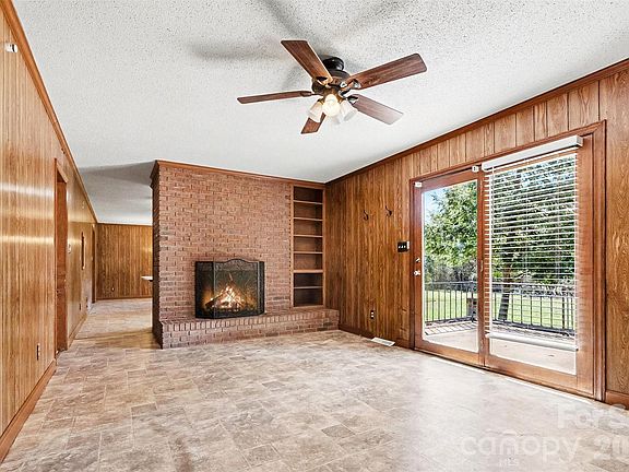 3rd image of 1388 Smith Farm Rd