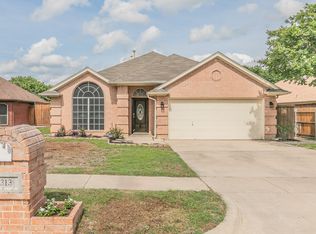 313 Cindy Ln, Saginaw, TX 76179