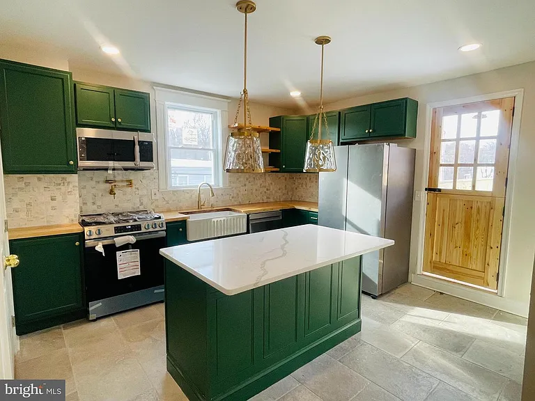 3600 Malden Ave #2 — Photo 4