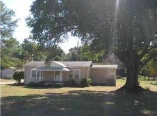 112 County Road 40 E, Deatsville, AL 36022