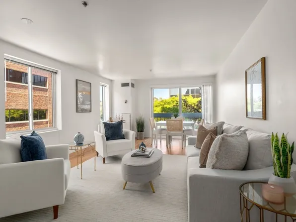950 Massachusetts Ave APT 505, Cambridge, MA 02139
