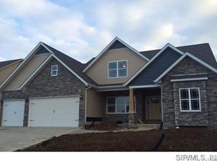 127 Oakshire Dr, Glen Carbon, IL 62034