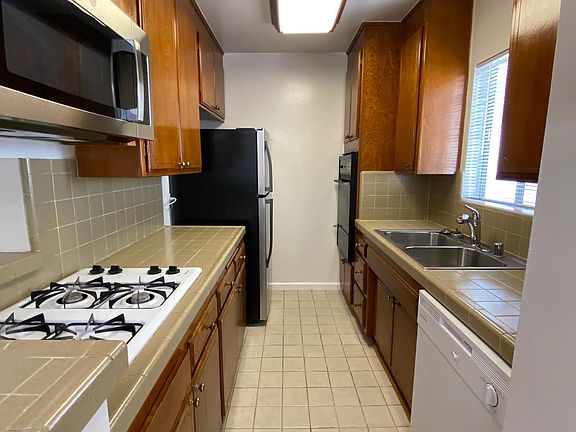 5th image of 3731 Watseka Ave #6
