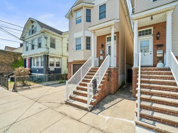 57 Storms Avenue image 3 of 26