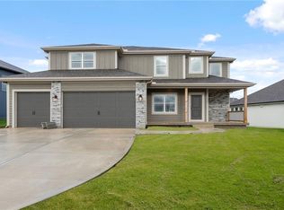 17132 W 164th Ter, Olathe, KS 66062