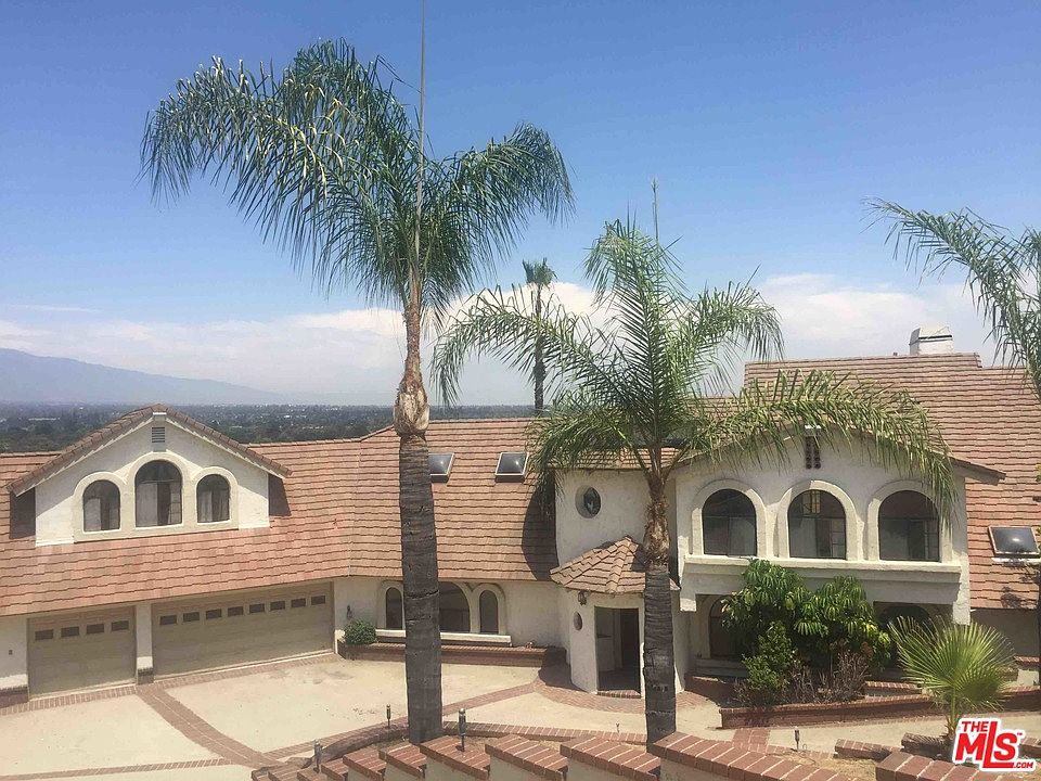 1st image of 1096 Oak Knoll Dr