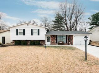 28 Green Hill Ln, Saint Peters, MO 63376