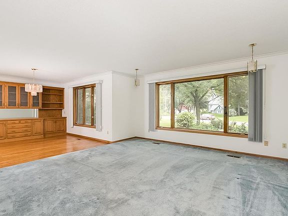 4th image of 2700 S Lake George Dr NW