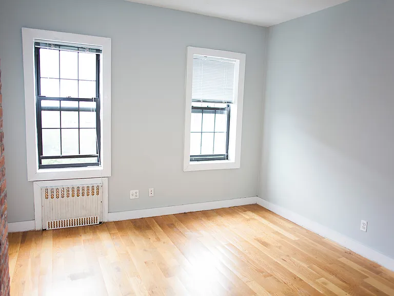 325 Melrose St #3R — Photo 5