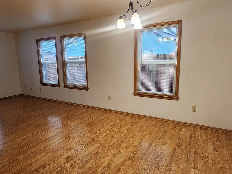 2330 Adkins Ct — Photo 7