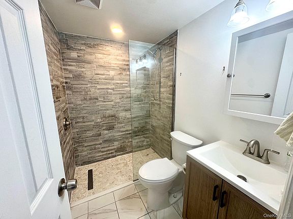2nd image of 26 Redwood Court #R26