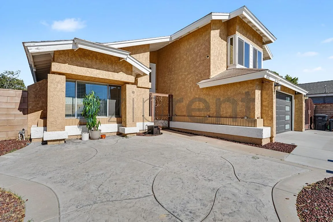 3 bed, 2.5 bath, 8268 sqft, $3,300 — Photo 4
