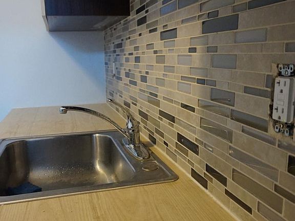 2nd image of 332 E Essex Ave Floor 1