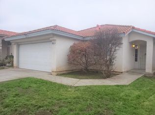 5661 W Vartikian Ave, Fresno, CA 93722