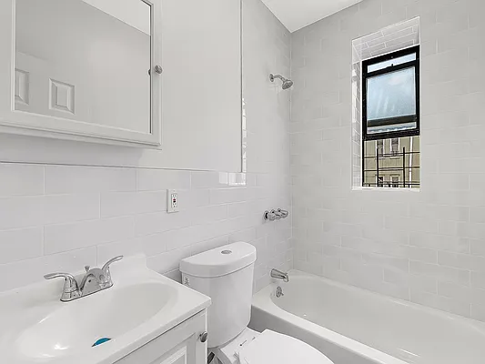 Rented by REAL New York | media 7