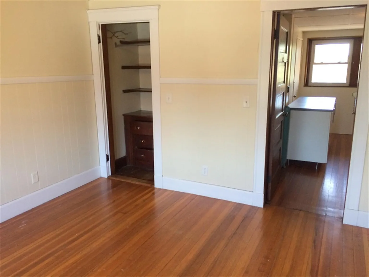 3 bed, 775 sqft, $3,800 — Photo 3
