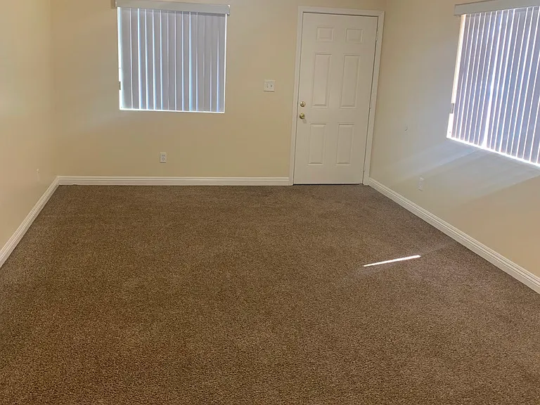 1641 E 109th St #1641 — Photo 11