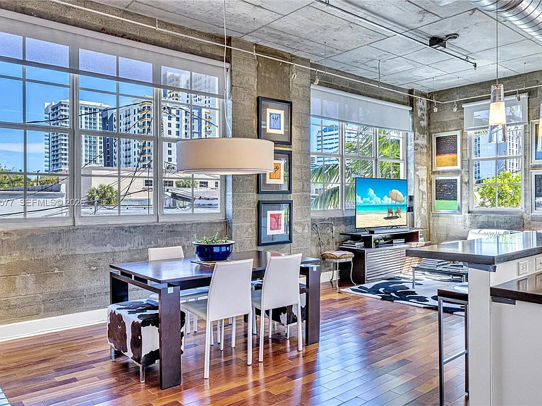 410 NW 1st Ave #206 — Photo 6