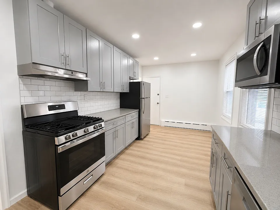 921 South St #1