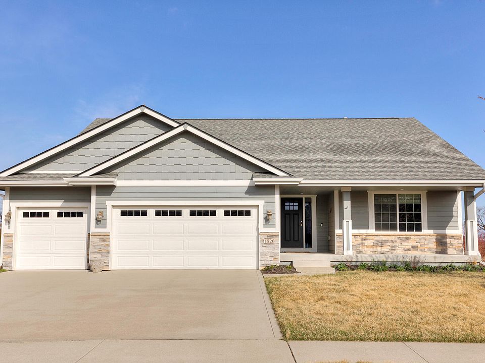 1st image of 1628 NW Pine View Cir