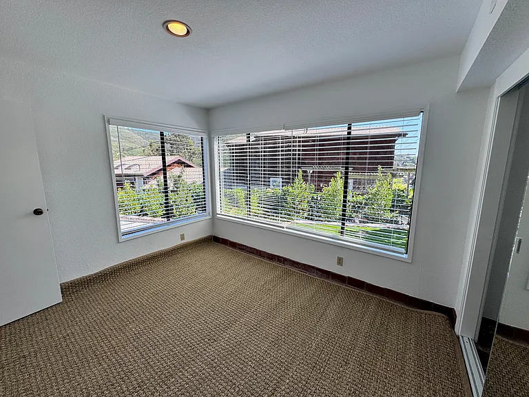 1055 Dyer Pl — Photo 29